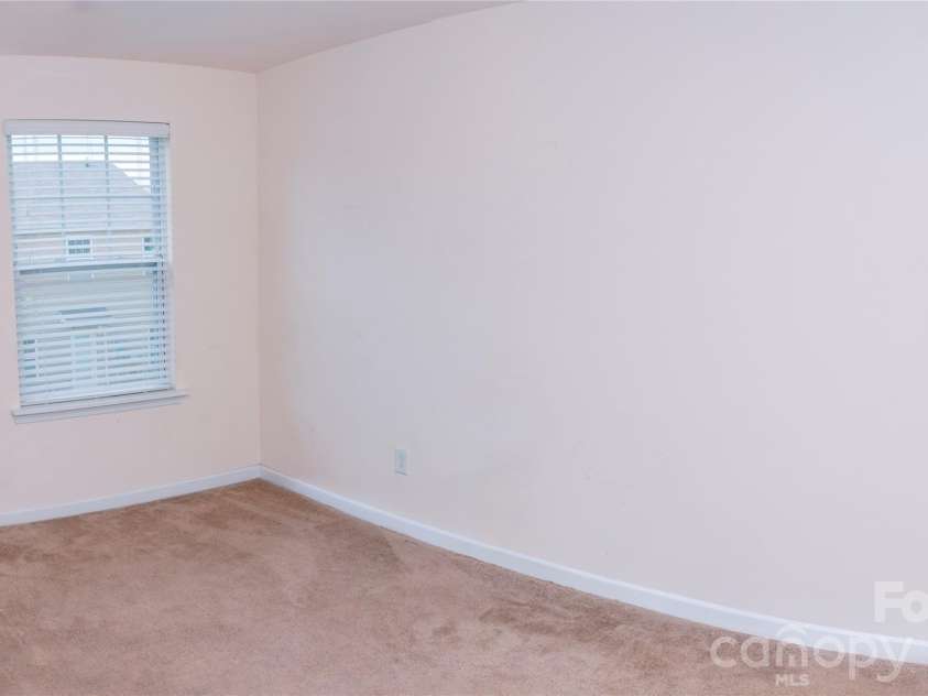 10443 Benfield Road, Charlotte, NC 28269.  MLS# CAR4380013, YatesRealty ID 20416. 