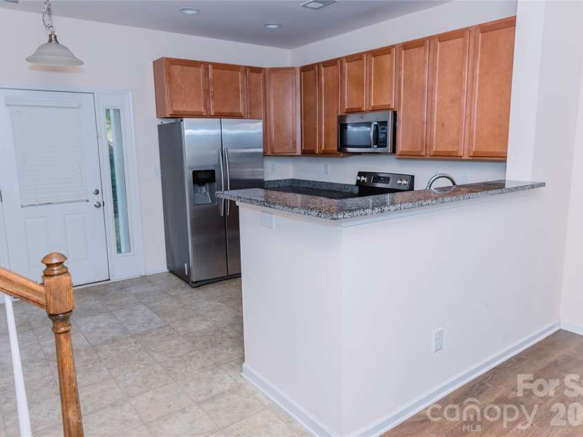 10443 Benfield Road, Charlotte, NC 28269.  MLS# CAR4380013, YatesRealty ID 20416. Kitchen