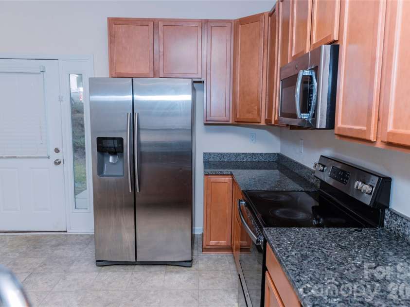 10443 Benfield Road, Charlotte, NC 28269.  MLS# CAR4380013, YatesRealty ID 20416. Kitchen