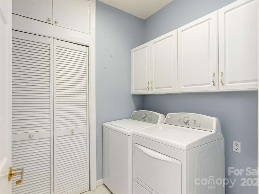 54 Wintergreen Drive, Brevard, NC 28712.  MLS# CAR4255906, YatesRealty ID 20417. 