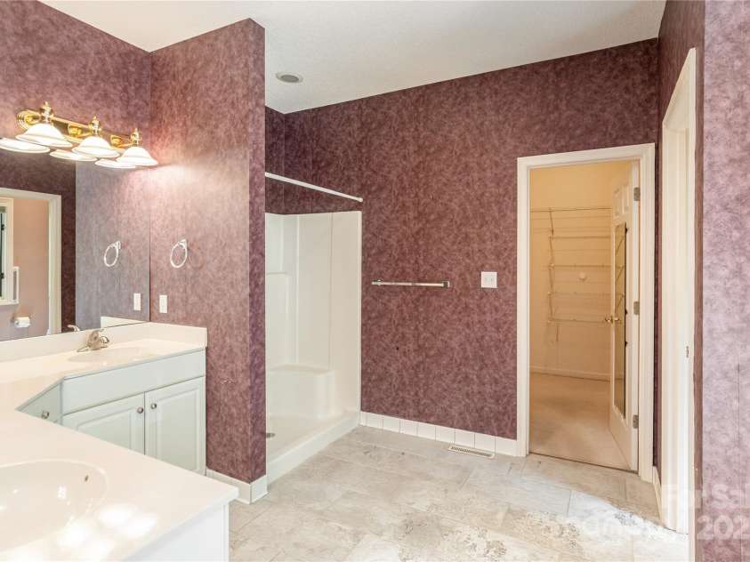 54 Wintergreen Drive, Brevard, NC 28712.  MLS# CAR4255906, YatesRealty ID 20417. 