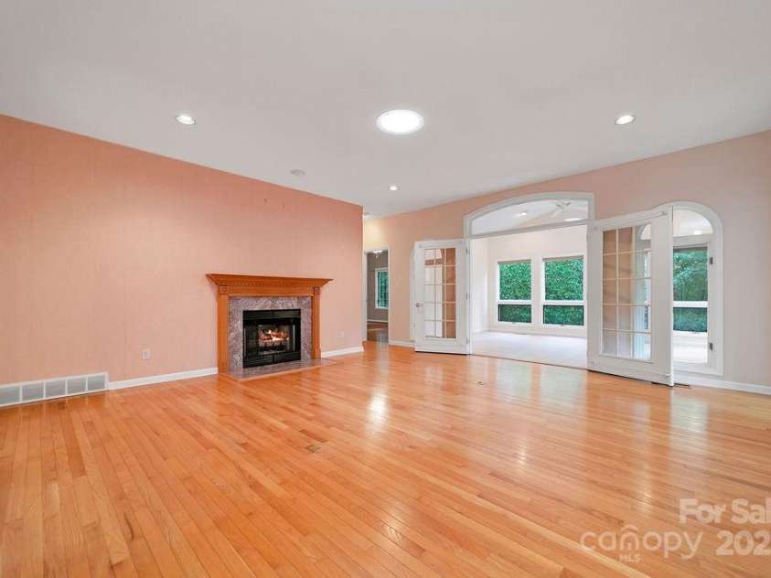 54 Wintergreen Drive, Brevard, NC 28712.  MLS# CAR4306705, YatesRealty ID 20417. 