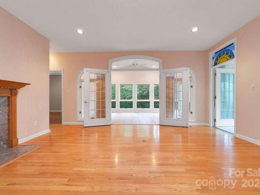 54 Wintergreen Drive, Brevard, NC 28712.  MLS# CAR4306705, YatesRealty ID 20417. 