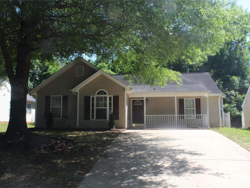 4621 Victory Lane, Charlotte, NC 28269.  MLS# CAR4375490, YatesRealty ID 20418. 