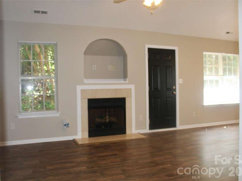 4621 Victory Lane, Charlotte, NC 28269.  MLS# CAR4375490, YatesRealty ID 20418. 