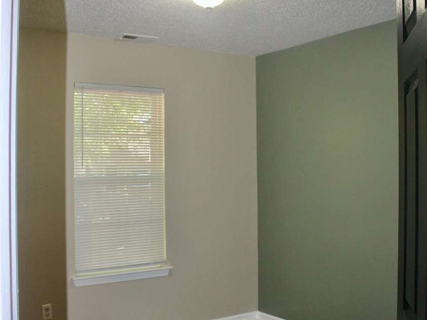 4621 Victory Lane, Charlotte, NC 28269.  MLS# CAR4375490, YatesRealty ID 20418. 