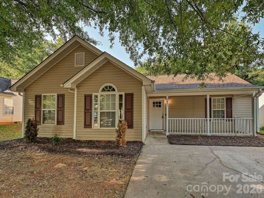 4621 Victory Lane, Charlotte, NC 28269.  MLS# CAR4425052, YatesRealty ID 20418. 