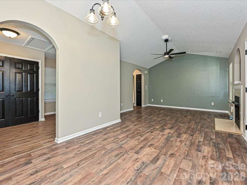 4621 Victory Lane, Charlotte, NC 28269.  MLS# CAR4425052, YatesRealty ID 20418. 