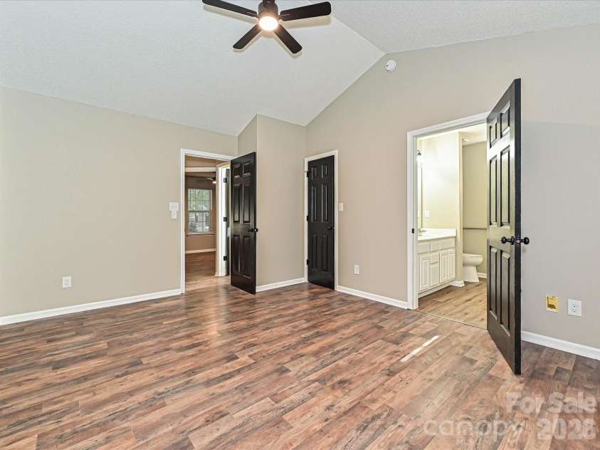 4621 Victory Lane, Charlotte, NC 28269.  MLS# CAR4425052, YatesRealty ID 20418. 