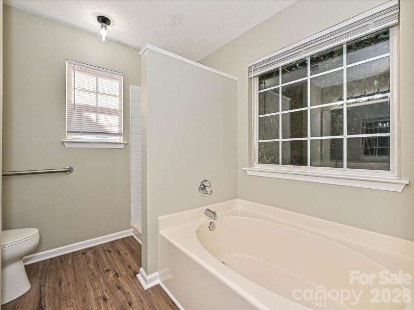 4621 Victory Lane, Charlotte, NC 28269.  MLS# CAR4425052, YatesRealty ID 20418. 