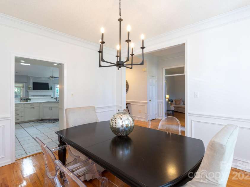 6507 Fairway Point Drive, Charlotte, NC 28269.  MLS# CAR4270294, YatesRealty ID 20418. 