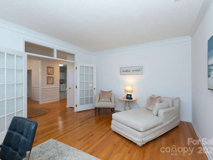 6507 Fairway Point Drive, Charlotte, NC 28269.  MLS# CAR4270294, YatesRealty ID 20418. 
