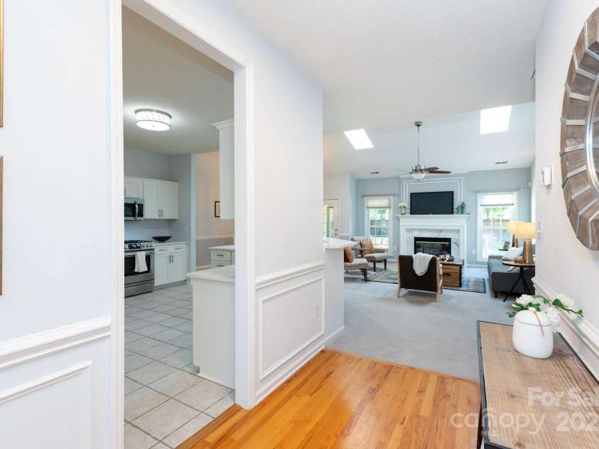 6507 Fairway Point Drive, Charlotte, NC 28269.  MLS# CAR4270294, YatesRealty ID 20418. 