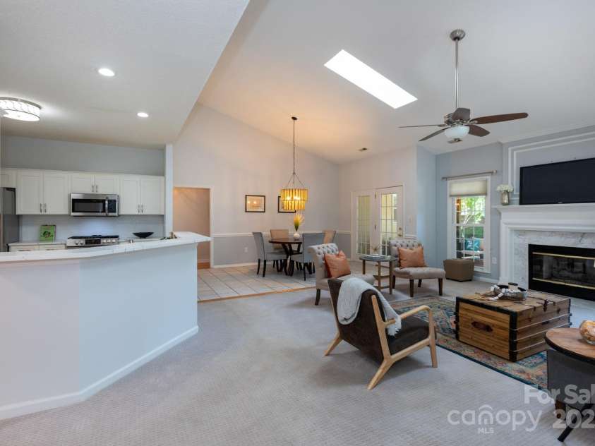 6507 Fairway Point Drive, Charlotte, NC 28269.  MLS# CAR4270294, YatesRealty ID 20418. 