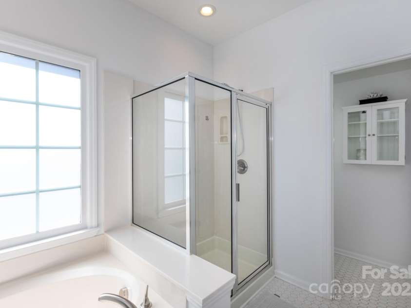 6507 Fairway Point Drive, Charlotte, NC 28269.  MLS# CAR4270294, YatesRealty ID 20418. 