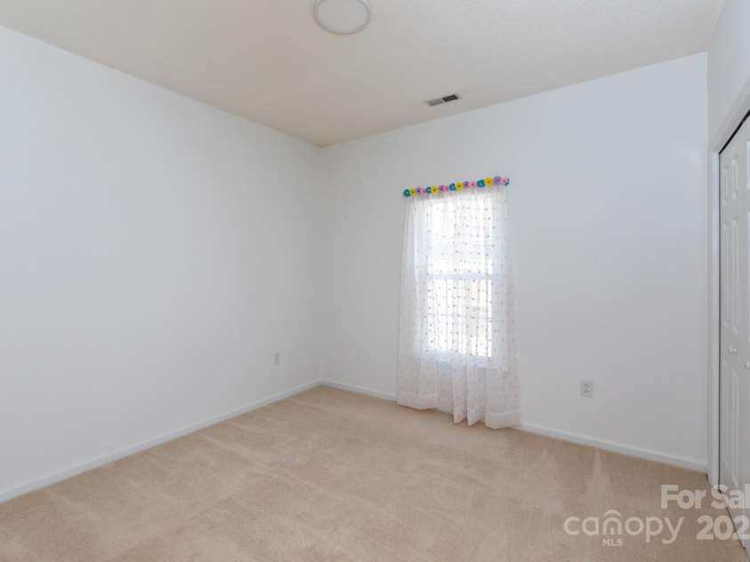 6507 Fairway Point Drive, Charlotte, NC 28269.  MLS# CAR4270294, YatesRealty ID 20418. 