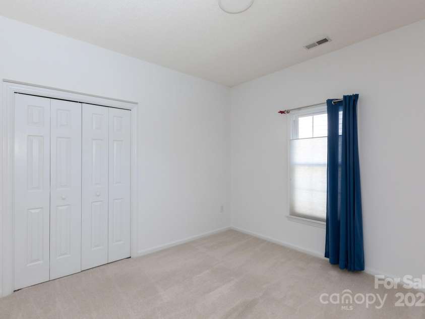 6507 Fairway Point Drive, Charlotte, NC 28269.  MLS# CAR4270294, YatesRealty ID 20418. 
