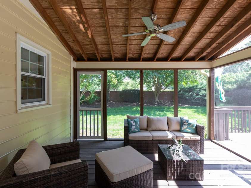 6507 Fairway Point Drive, Charlotte, NC 28269.  MLS# CAR4270294, YatesRealty ID 20418. 