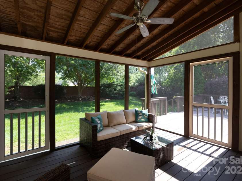 6507 Fairway Point Drive, Charlotte, NC 28269.  MLS# CAR4270294, YatesRealty ID 20418. 