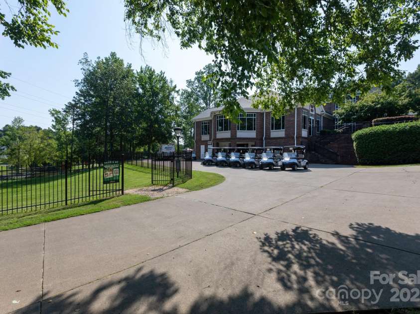 6507 Fairway Point Drive, Charlotte, NC 28269.  MLS# CAR4270294, YatesRealty ID 20418. 