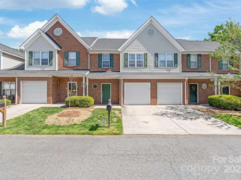 2059 Lennox Square Road, Charlotte, NC 28210.  MLS# CAR4245907, YatesRealty ID 20419. 