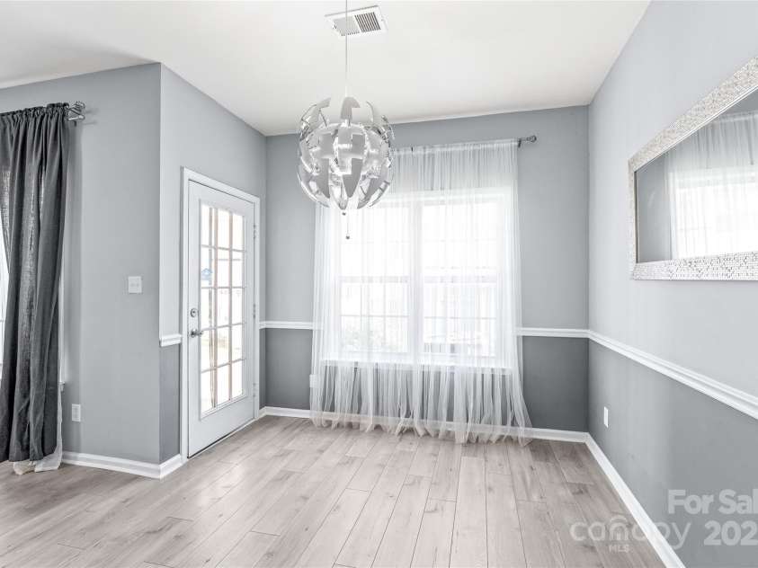 2059 Lennox Square Road, Charlotte, NC 28210.  MLS# CAR4245907, YatesRealty ID 20419. 