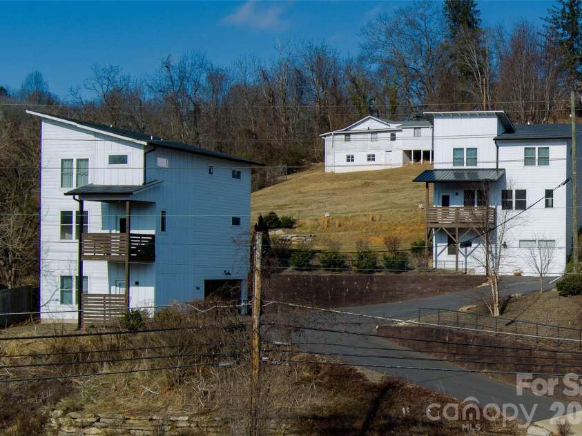 1063 Riverside Drive, Asheville, NC 28804.  MLS# CAR4330956, YatesRealty ID 2042. 