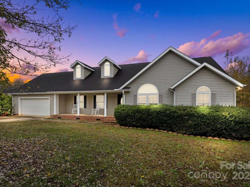 452 Peaceful Creek Drive, York, SC 29745.  MLS# CAR4198907, YatesRealty ID 2042. 