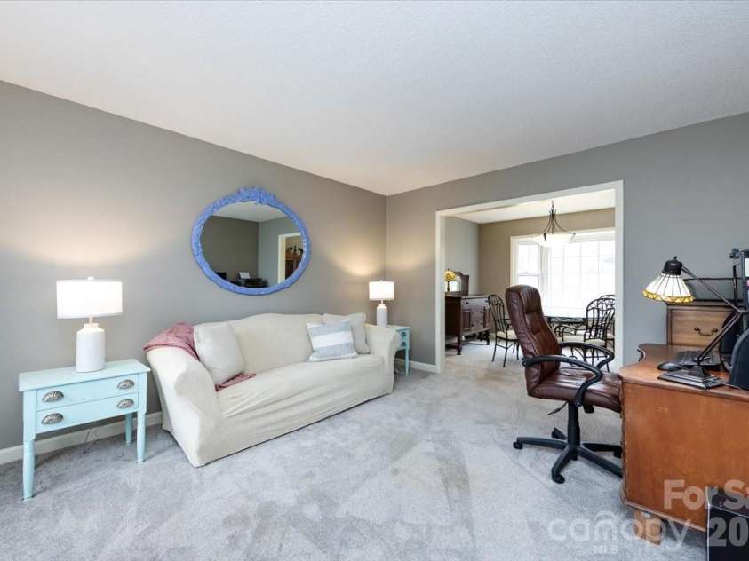 5042 Virginian Lane, Charlotte, NC 28226.  MLS# CAR4345660, YatesRealty ID 2042. 