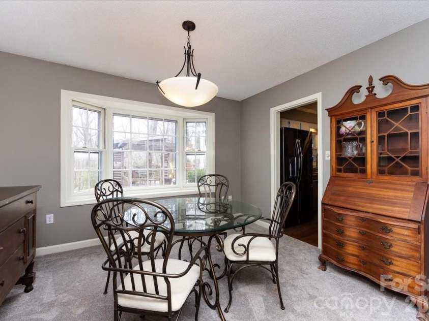 5042 Virginian Lane, Charlotte, NC 28226.  MLS# CAR4345660, YatesRealty ID 2042. 