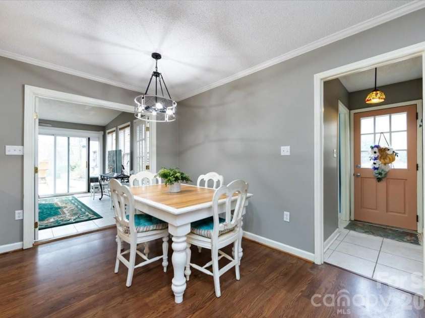 5042 Virginian Lane, Charlotte, NC 28226.  MLS# CAR4345660, YatesRealty ID 2042. 