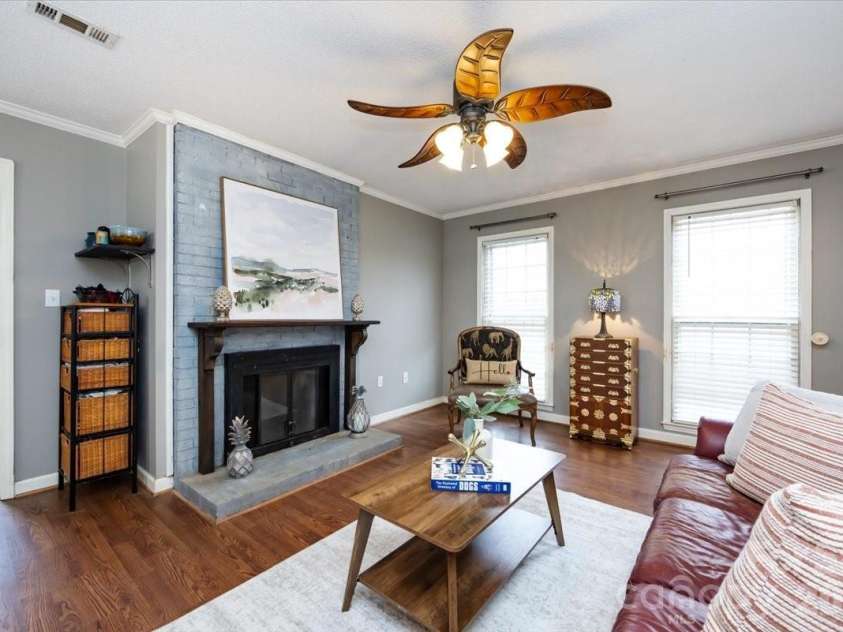 5042 Virginian Lane, Charlotte, NC 28226.  MLS# CAR4345660, YatesRealty ID 2042. 