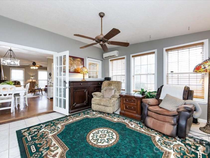 5042 Virginian Lane, Charlotte, NC 28226.  MLS# CAR4345660, YatesRealty ID 2042. 