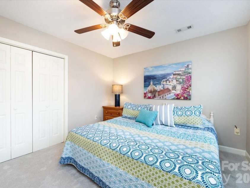 5042 Virginian Lane, Charlotte, NC 28226.  MLS# CAR4345660, YatesRealty ID 2042. 