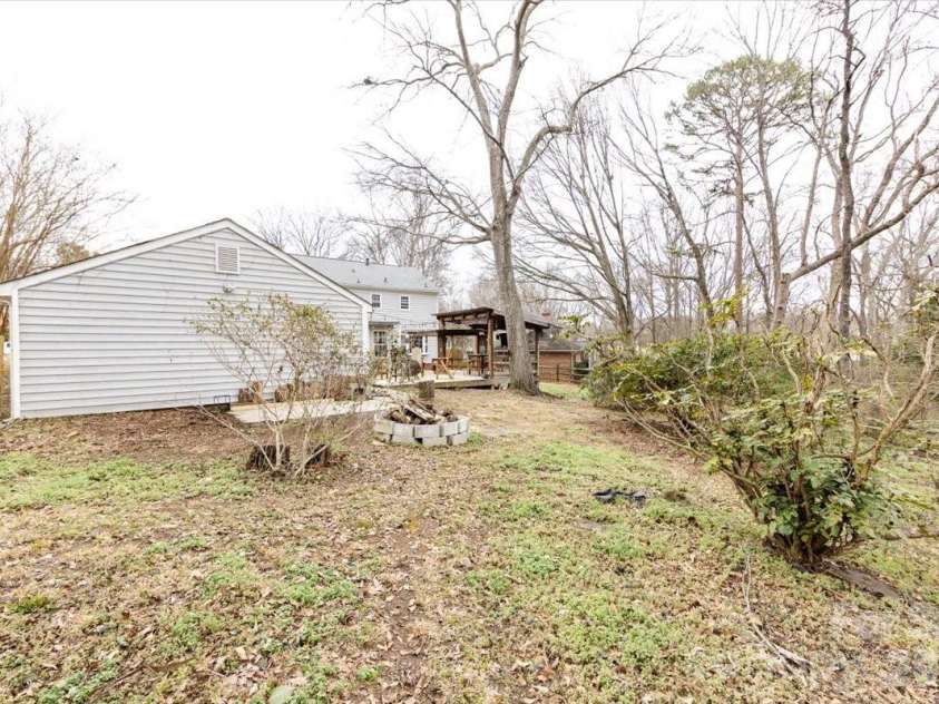 5042 Virginian Lane, Charlotte, NC 28226.  MLS# CAR4345660, YatesRealty ID 2042. 