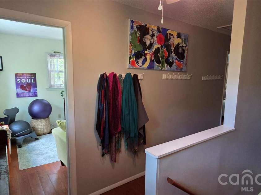 140 Elijah Hall Road, Black Mountain, NC 28711.  MLS# CAR4376953, YatesRealty ID 20420. 
