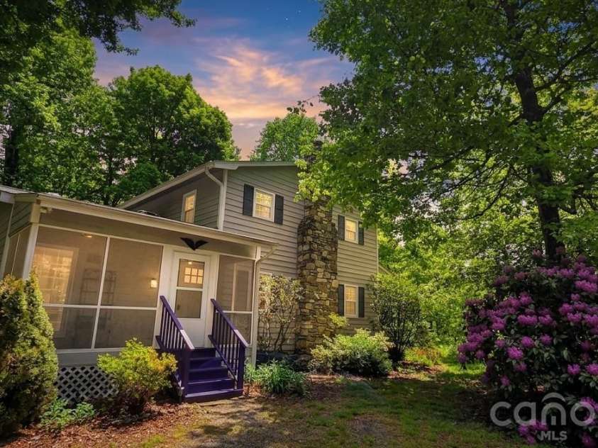 140 Elijah Hall Road, Black Mountain, NC 28711.  MLS# CAR4376953, YatesRealty ID 20420. 