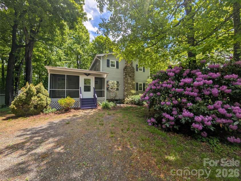 140 Elijah Hall Road, Black Mountain, NC 28711.  MLS# CAR4376953, YatesRealty ID 20420. 