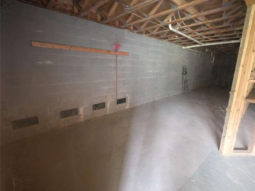 158 Clear Creekside Drive, Hendersonville, NC 28792.  MLS# CAR4265062, YatesRealty ID 20420. 