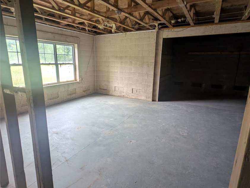 158 Clear Creekside Drive, Hendersonville, NC 28792.  MLS# CAR4265062, YatesRealty ID 20420. 