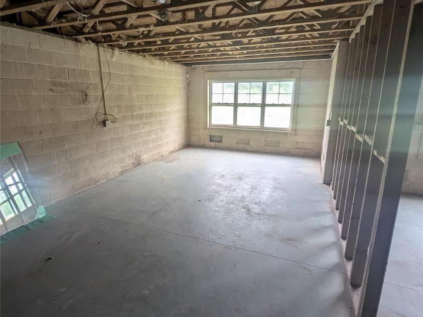 158 Clear Creekside Drive, Hendersonville, NC 28792.  MLS# CAR4265062, YatesRealty ID 20420. 