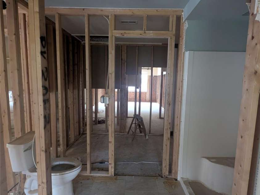 158 Clear Creekside Drive, Hendersonville, NC 28792.  MLS# CAR4265062, YatesRealty ID 20420. 