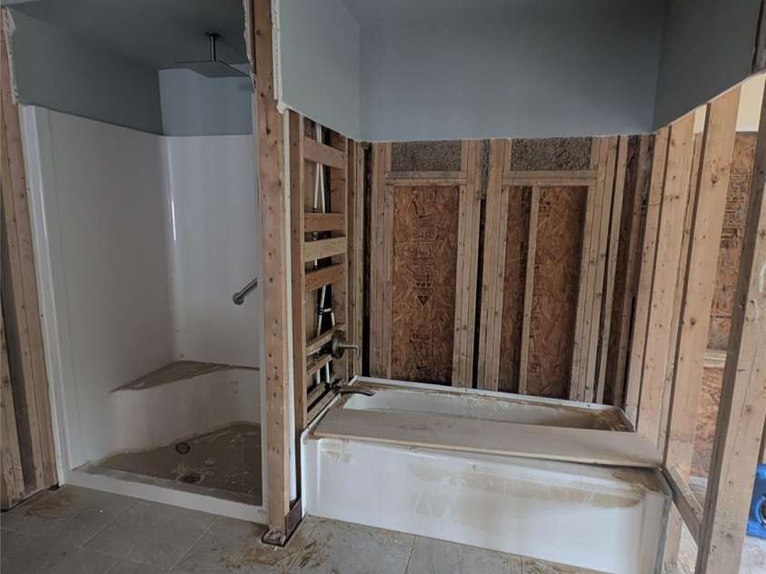 158 Clear Creekside Drive, Hendersonville, NC 28792.  MLS# CAR4265062, YatesRealty ID 20420. 