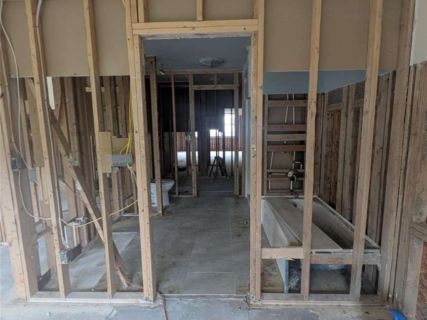 158 Clear Creekside Drive, Hendersonville, NC 28792.  MLS# CAR4265062, YatesRealty ID 20420. 