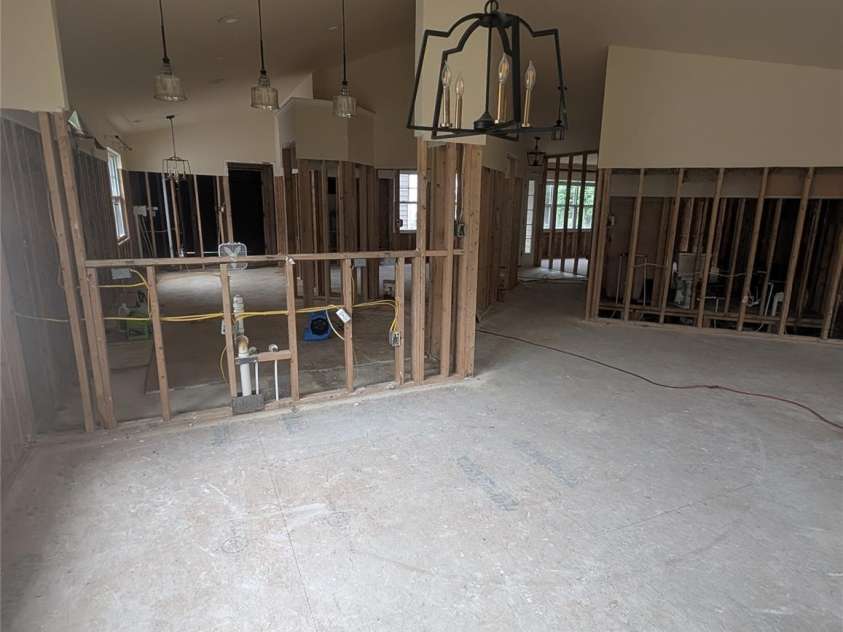 158 Clear Creekside Drive, Hendersonville, NC 28792.  MLS# CAR4265062, YatesRealty ID 20420. 