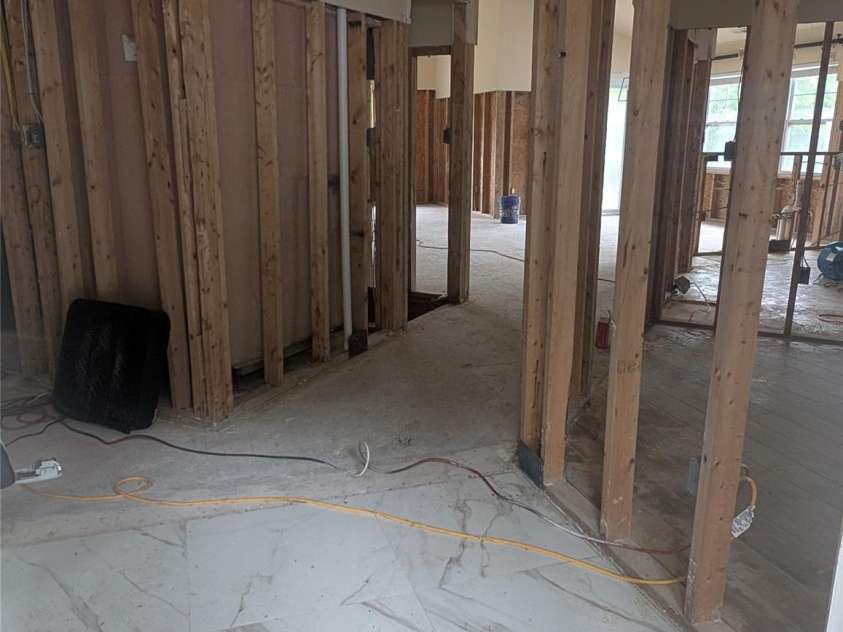 158 Clear Creekside Drive, Hendersonville, NC 28792.  MLS# CAR4265062, YatesRealty ID 20420. 