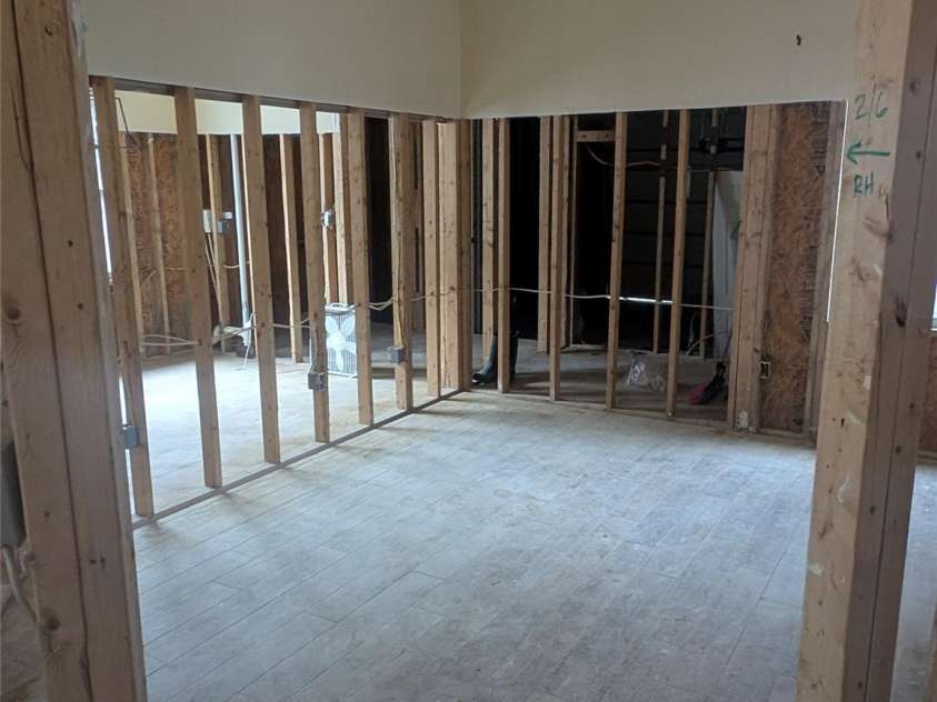 158 Clear Creekside Drive, Hendersonville, NC 28792.  MLS# CAR4265062, YatesRealty ID 20420. 