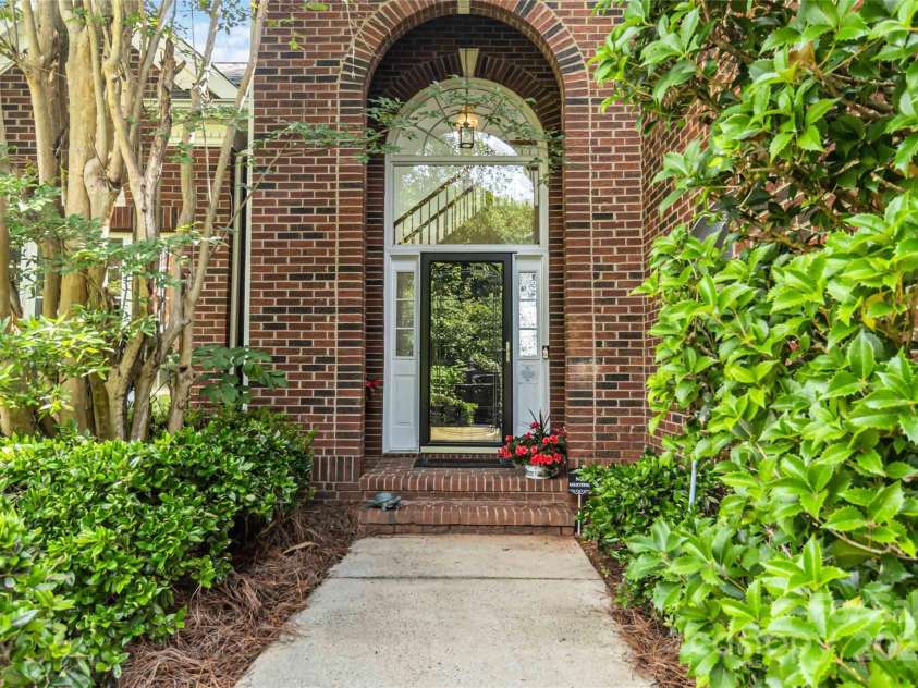 7704 Ninth Fairway Lane, Mint Hill, NC 28227.  MLS# CAR4267210, YatesRealty ID 20421. 