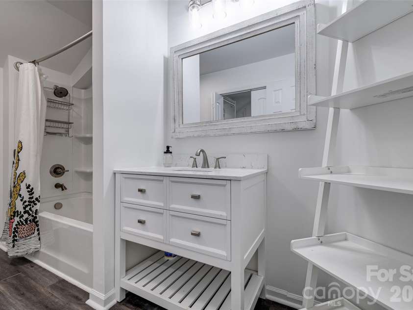 9235 Vicksburg Park Court, Charlotte, NC 28210.  MLS# CAR4378830, YatesRealty ID 20421. 