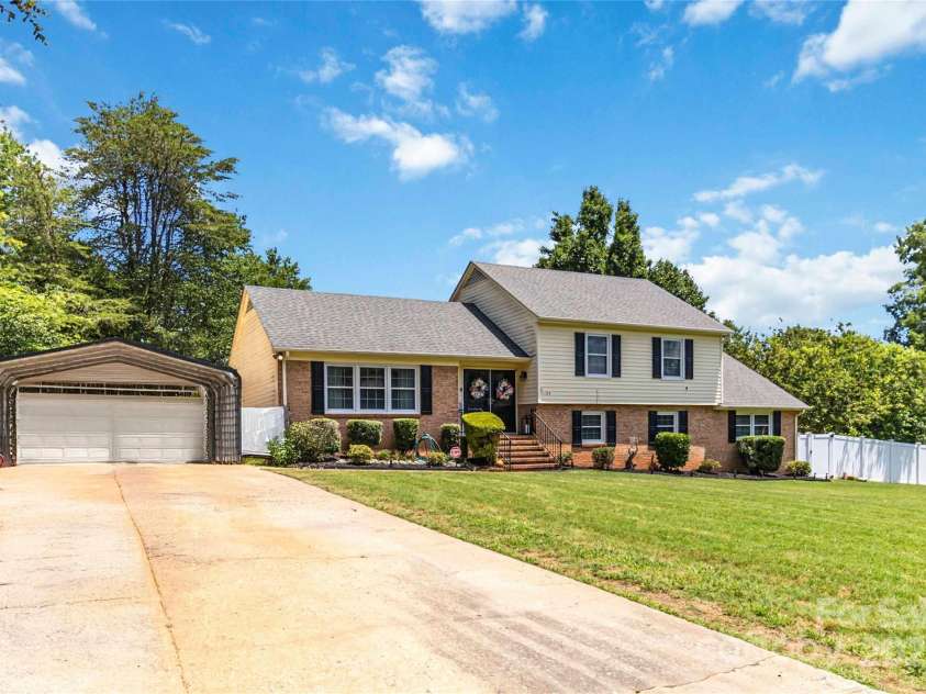 1104 Colony Court, Gastonia, NC 28056.  MLS# CAR4261159, YatesRealty ID 20422. 